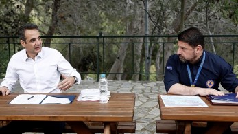 Κορωνοϊός-Μαξίμου: Εντατικοποίηση των ελέγχων και πρόσθετα μέτρα τοπικά