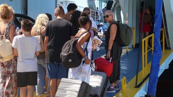 Οι μειώσεις στα ακτοπλοϊκά εισιτήρια μετά το «ψαλίδι» στο ΦΠΑ