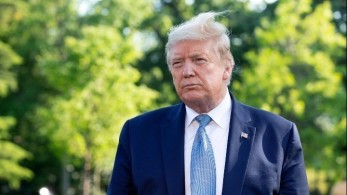 Ο Τραμπ παίρνει υδροξυχλωροκίνη – Απειλεί με αποχώρηση από τον ΠΟΥ