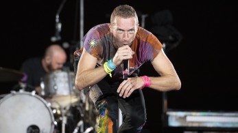 Πιθανόν να μη γίνει η συναυλία των Coldplay-Βρούτσης: Προέχει η ασφάλεια