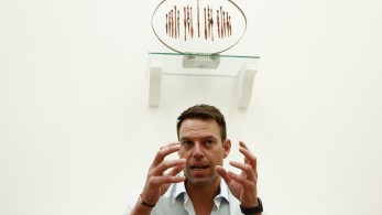 «Το βιολί του» ο Κασσελάκης: ζητάει ξανά από τον Μητσοτάκη να μη στηρίζει Μπέο