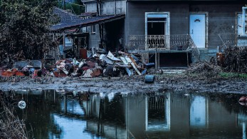 Κακοκαιρία Elias: χωρίς ρεύμα και νερό στην Εύβοια - Μέχρι τη θάλασσα η λάσπη στη Λίμνη