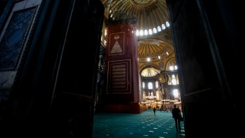 Τούρκος ιστορικός προειδοποιεί: Δεν αντέχει η Αγία Σοφία - Πρέπει να κλείσει