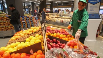 Eurostat: Αρνητικός πληθωρισμός στα τρόφιμα στην Ελλάδα τον Δεκέμβριο - Τι δήλωσε ο Θεοδωρικάκος