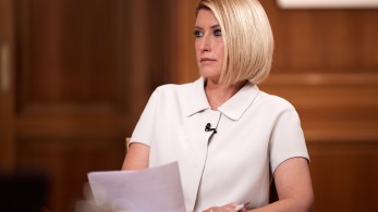 Στο στόχαστρο των συριζο-trolls η Σία Κοσιώνη: κανιβαλισμός και fake news