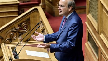 Κωστής Χατζηδάκης: Πρόσθετα έσοδα 2 δισ. ευρώ από τη φοροδιαφυγή