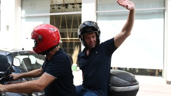 Τα social, ο σοσιαλισμός και του Καλατράβα το κάγκελο