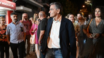 Έτοιμος να «κουνήσει μαντίλι» ο Τσακαλώτος: σκληρή επίθεση και αμφισβήτηση Κασσελάκη