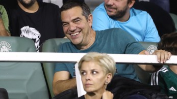 Σε... μεγάλα κέφια ο Τσίπρας