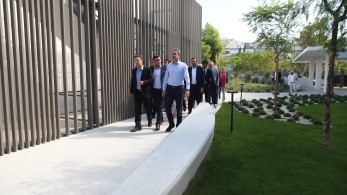 Ο Μητσοτάκης στο Κέντρο Φροντίδας στο Ελληνικό: Αποδείξαμε ότι ξεπερνάμε μεγάλα εμπόδια (φωτό) Ο Μητσοτάκης στο Κέντρο Φροντίδας στο Ελληνικό: Αποδείξαμε ότι ξεπερνάμε μεγάλα εμπόδια (φωτό)
