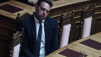 Η αριστερή «Ομπρέλα» εξωθεί τον νεόκοπο να φύγει μόνος του Η αριστερή «Ομπρέλα» εξωθεί τον νεόκοπο να φύγει μόνος του