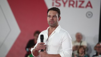 Στέφανος Κασσελάκης από ΗΠΑ στην Πολιτική Γραμματεία: Δοξάστε με!