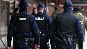 Πολωνία: δεν είχε τελικά βόμβα ο άνδρας που απειλούσε σε μνημείο της Βαρσοβίας