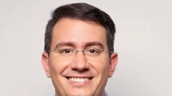 Μανόλης Καλαμπόκας στο «Μανιφέστο»: Νέα πνοή στη φροντίδα υγείας από τα πολυδύναμα κέντρα Αθήνας