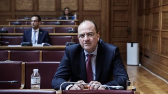 Μακάριος Λαζαρίδης σε Αρβανίτη: Εδώ, βέβαια, έχετε αρχηγό με φτυάρι