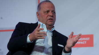 Ευάγγελος Μυτιληναίος: Κίνδυνος αποβιομηχάνισης της Ευρώπης