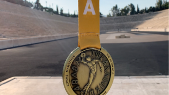 Πολ Σέλμπι: ο άνθρωπος πίσω από τα αναμνηστικά μετάλλια του Αυθεντικού Μαραθωνίου