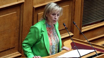 Πλεύση Ελευθερίας: ανακοινώθηκε στη Βουλή η ανεξαρτητοποίηση της Αρετής Παπαϊωάννου