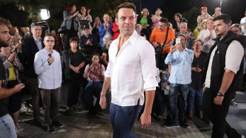 «Μπαμπά, μιλάω»: ο Στέφανος Κασσελάκης επιπλήττει τον πατέρα του - οι αντιδράσεις στο «Χ»