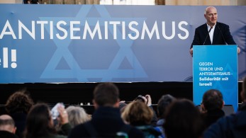 Έκρηξη αντισημιτισμού στο Παρίσι - Άγνωστοι σχεδίασαν αστέρια του Δαβίδ στους τοίχους κτηρίων