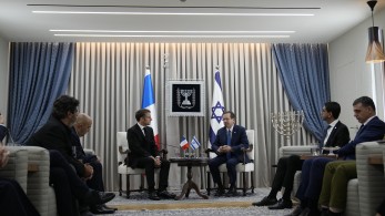 Εμανουέλ Μακρόν από Ισραήλ: «Μας ενώνει το πένθος»