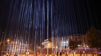 Ισραήλ: 224 στήλες φωτός στην Ιερουσαλήμ, μία για κάθε όμηρο της Χαμάς