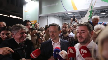 ΠΑΣΟΚ: μεγαλοπρεπές άδειασμα στον Δούκα