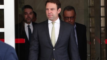 Στέφανε Κασσελάκη, πέφτεις σε λάθη, τι έχεις πάθει…