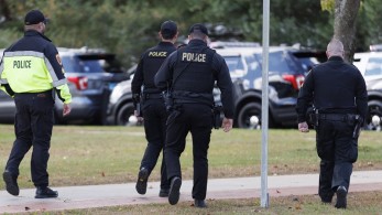 ΗΠΑ: τρεις έφηβοι τραυματίες από πυροβολισμούς έξω από λύκειο στη Βαλτιμόρη