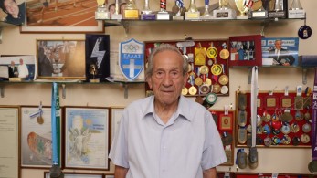 Στέλιος Πρασσάς: Μαραθωνοδρόμος ετών 92 - Μια συγκινητική συνέντευξη στον ΟΠΑΠ με αφορμή τα 40 χρόνια του Αυθεντικού Μαραθωνίου
