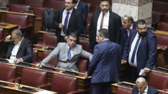 Βουλή: άρση ασυλίας 11 Σπαρτιατών - 285 υπέρ και μόλις 1 κατά