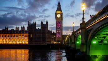 Μεγάλη Βρετανία: συνελήφθη βουλευτής ως ύποπτος για βίασμο