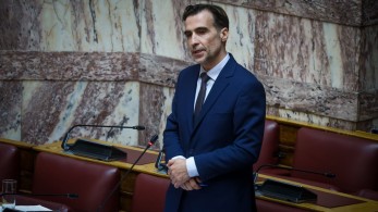 Πλεύση Ελευθερίας: δεν παραδίδει την έδρα ο Χουρδάκης παρά το τελεσίγραφο Κωνσταντοπούλου