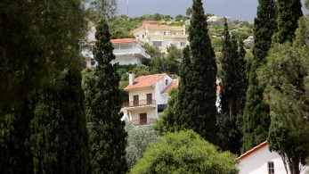 Πόλος έλξης ευρωπαϊκών κεφαλαίων η Ελλάδα για αγορές εξοχικών κατοικιών