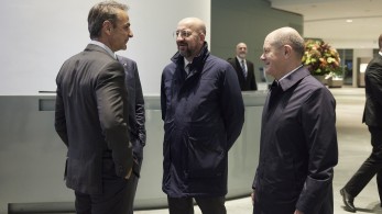 Σε εξέλιξη η συνάντηση Μητσοτάκη - Σολτς