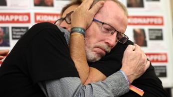 Η 9χρονη Έμιλι, πρώην όμηρος της Χαμάς, πλέον μόνο ψιθυρίζει - Τι λέει ο πατέρας της