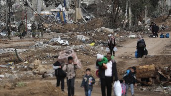 Τα πρώτα φορτηγά με βοήθεια έφτασαν στη Γάζα μέσω της προσωρινής προβλήτας