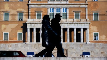 Επικουρικές συντάξεις: αγώνας ταχύτητας για να μειωθούν οι καθυστερήσεις