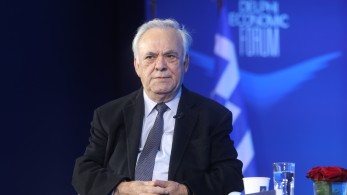 Γιάννης Δραγασάκης: η κλοπή στο σπίτι του και η συλλογή σκευών απόσταξης Γιάννης Δραγασάκης: η κλοπή στο σπίτι του και η συλλογή σκευών απόσταξης
