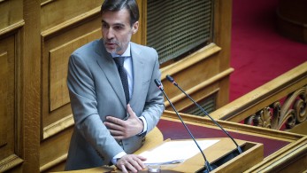 Διαψεύδουν οι δύο ανεξάρτητοι βουλευτές της Πλεύσης Ελευθερίας ότι πάνε στη νέα ΚΟ