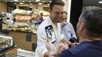 Τα «εξαιρετικά παϊδάκια» του Κασσελάκη