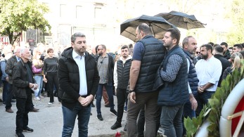 Πολυτεχνείο: φοιτητές πέταξαν καφέδες στον Ανδρουλάκη
