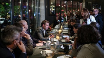 Το «του νόου ας μπέτε» του Στέφανου με τους βουλευτές του