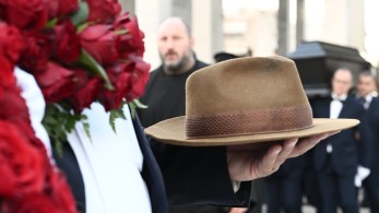 Το τελευταίο αντίο στον Βασίλη Βασιλικό