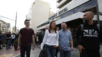 Τρολάρει ξανά το αγαπημένο παιδί των προεδρικών του ΣΥΡΙΖΑ - Ο Νίκος Μωραΐτης «την πέφτει» διαδικτυακά σε Κυρίτση και Αχτσιόγλου