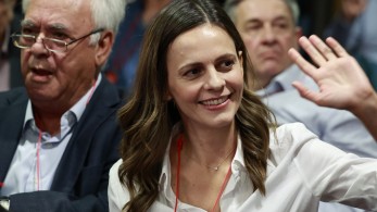 Η Αχτσιόγλου και ο «ανιστόρητος» Κασσελάκης Η Αχτσιόγλου και ο «ανιστόρητος» Κασσελάκης