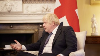 Βρετανία - Μπόρις Τζόνσον: «Συγγνώμη» από τις οικογένειες των θυμάτων του κορωνοϊού