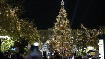 Φωταγωγήθηκε το χριστουγεννιάτικο δέντρο στο Σύνταγμα Φωταγωγήθηκε το χριστουγεννιάτικο δέντρο στο Σύνταγμα