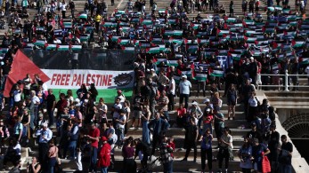 Βρετανία: πορεία χιλιάδων διαδηλωτών κατά του αντισημιτισμού στο Λονδίνο