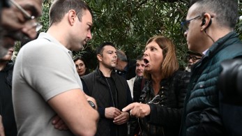 «Τα έψαλε» διαδηλώτρια στον Κασσελάκη: «Η Αριστερά να σκύβει το κεφάλι στον λαό γιατί τον πρόδωσε» «Τα έψαλε» διαδηλώτρια στον Κασσελάκη: «Η Αριστερά να σκύβει το κεφάλι στον λαό γιατί τον πρόδωσε»
